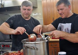 Ukrainian athletes express thanks in visit to Athens