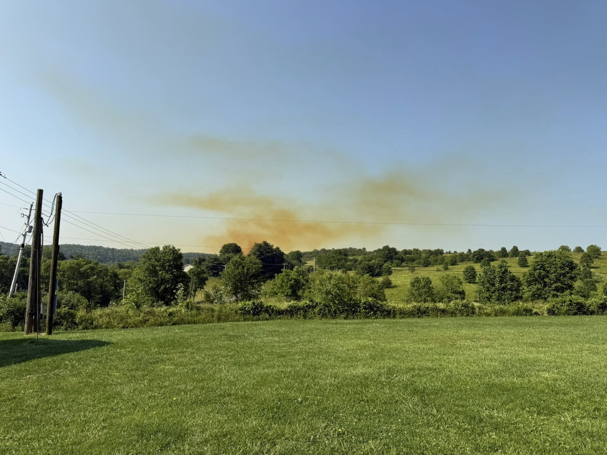 Graphic that reads "breaking news"